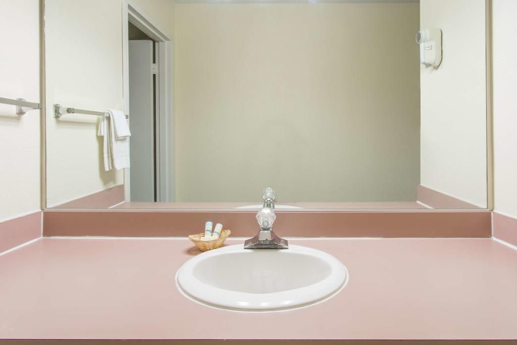 Knights Inn Virginia Beach Lynnhaven Εξωτερικό φωτογραφία